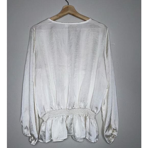 Michael Kors Satin Long Sleeve Pirate Blouse White Size 1X Plus - Picture 6 of 6